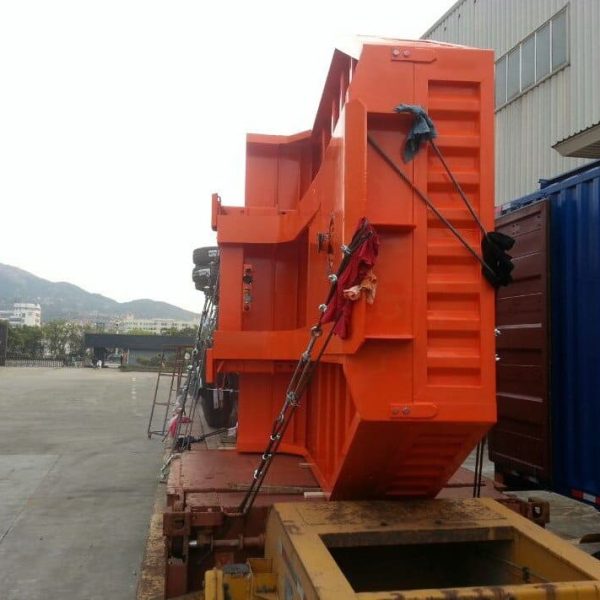 Over-width truck by flat rack